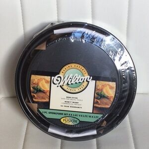 NEW Wilton Non-Stick Springform Pan Set